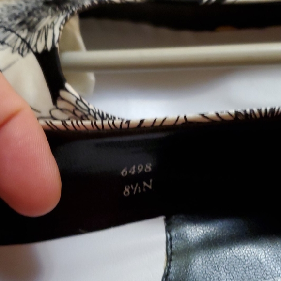 Heels - Picture 3 of 5